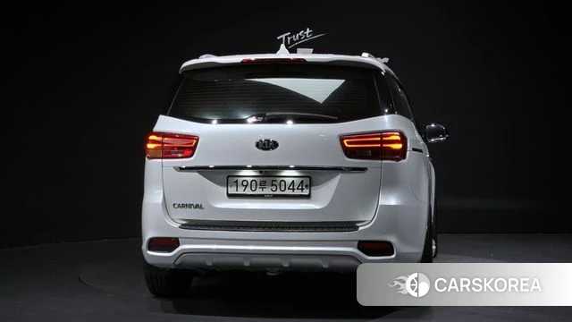 Kia The New Carnival id 4557954 из Кореи 14