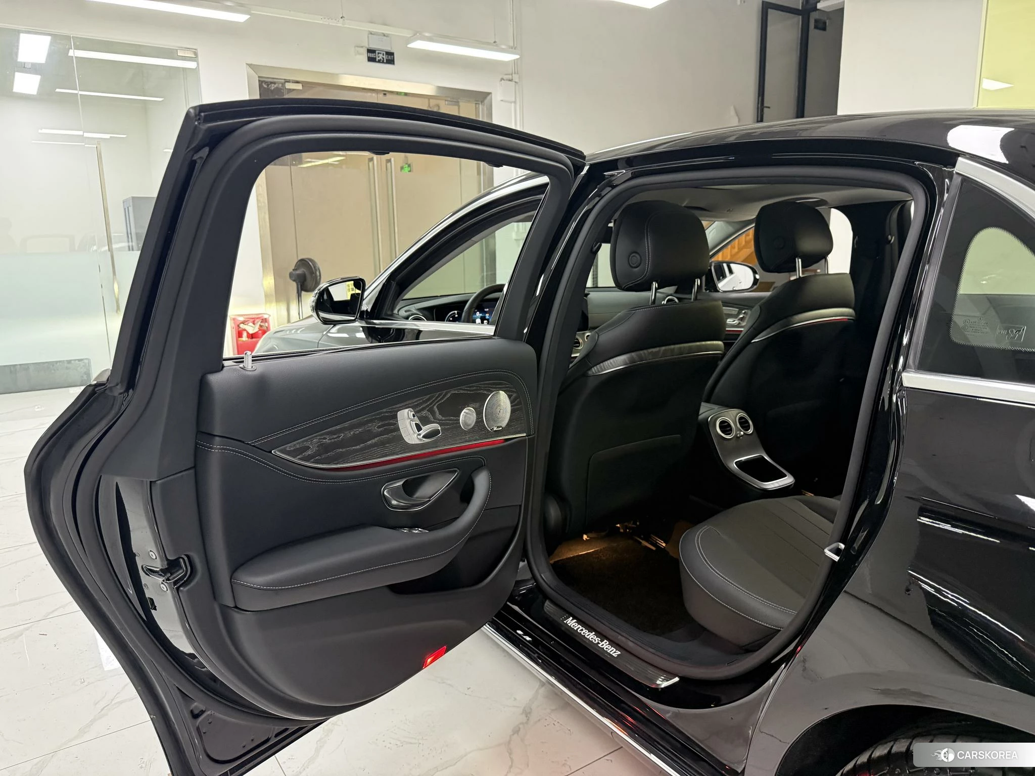 Mercedes-Benz E-class id 4468018 из Китая 14