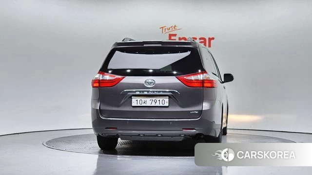 Toyota Sienna id 3942884 из Кореи 14