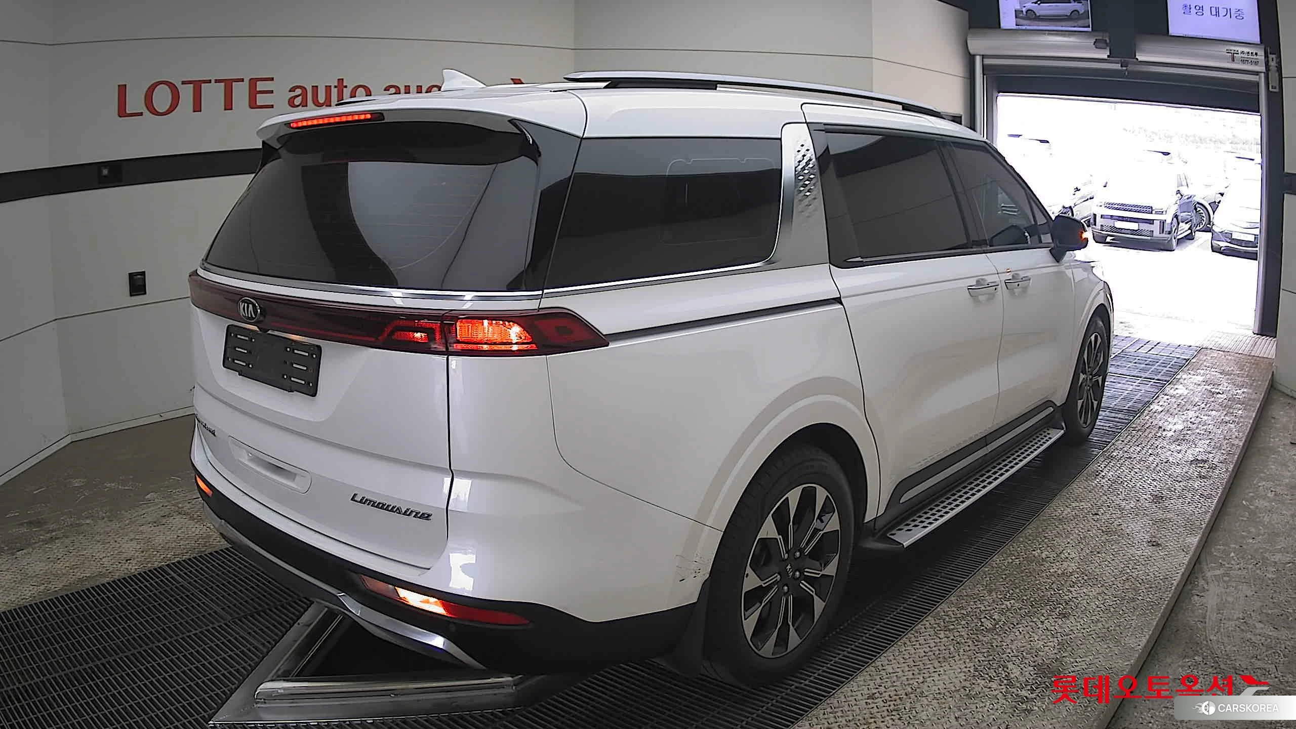 Kia Carnival Limousine id 3888376 из Кореи 32