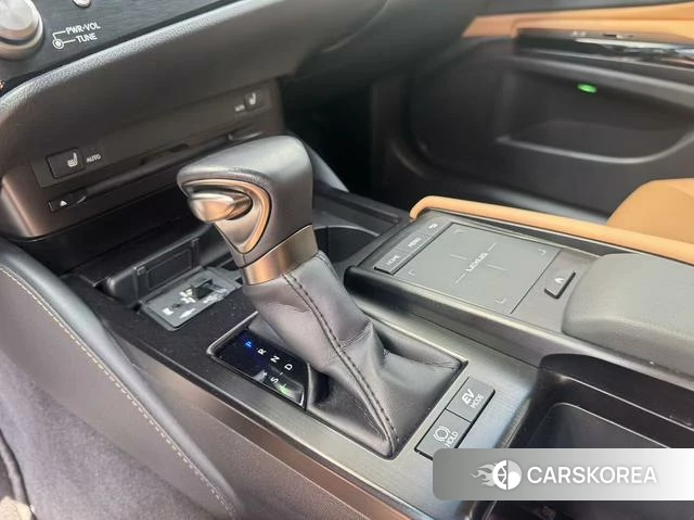 Lexus ES 2021 Белый из Китая, фото 6