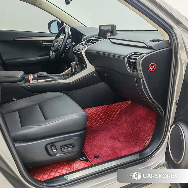 Lexus NX id 4236383 из Китая 12