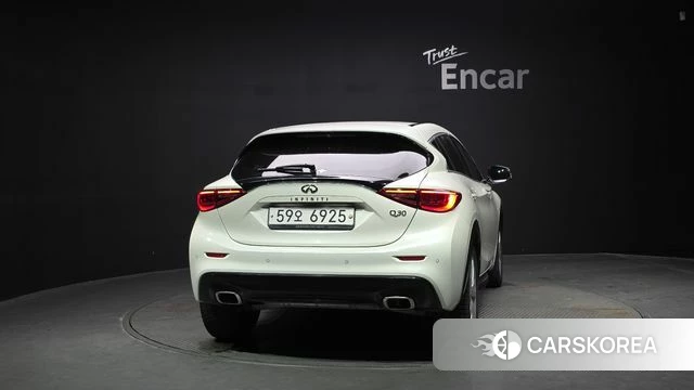 Infiniti Q30 id 4581739 из Кореи 28
