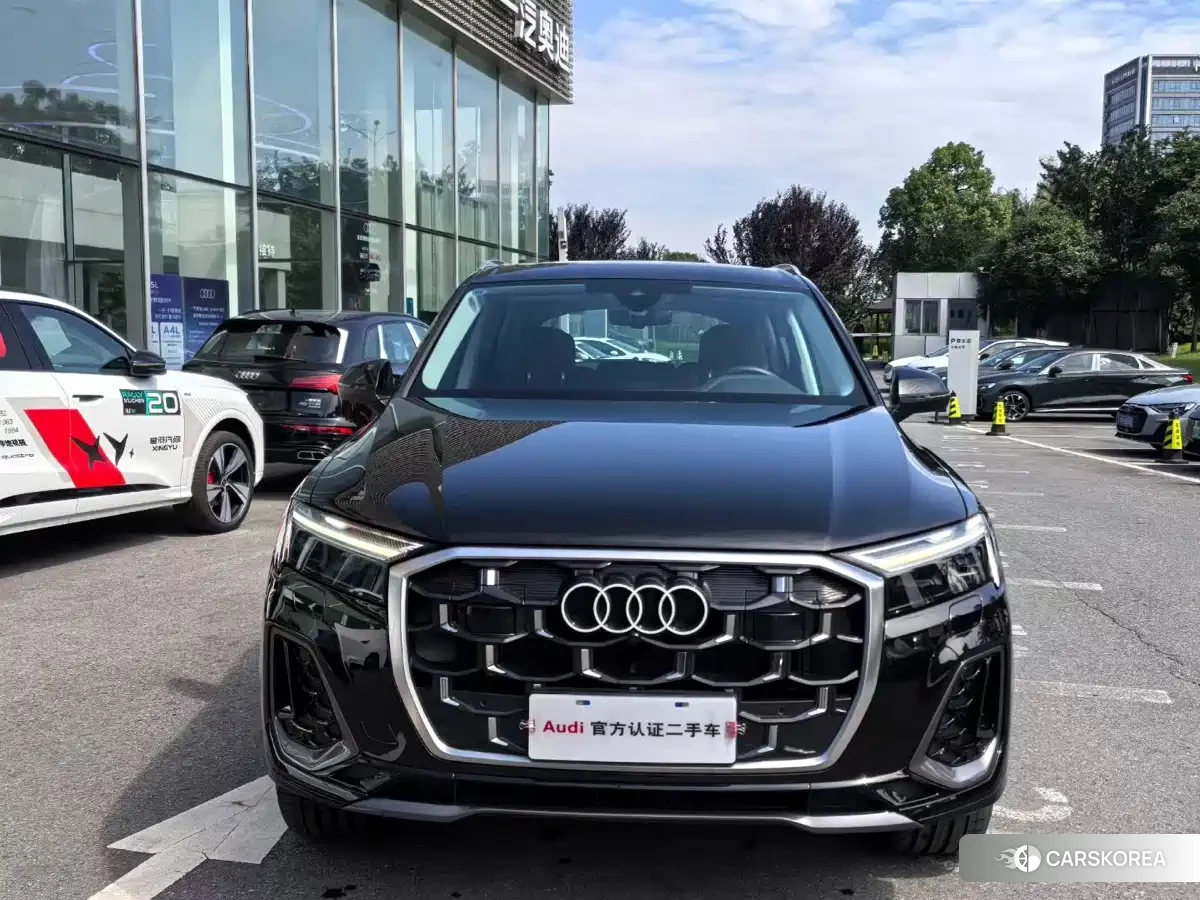 Audi Q7 2024 Черный из Китая, фото 4