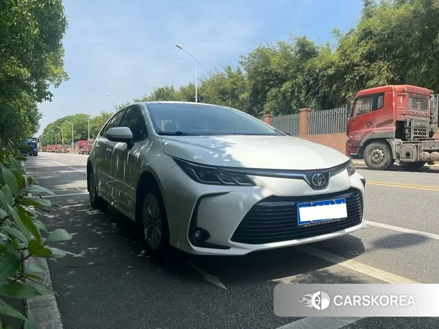 Toyota Corolla 2023 Белый из Китая, фото 4