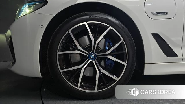 BMW 5 Series (G30) id 4636785 из Кореи 25
