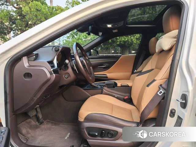 Lexus ES id 4261570 из Китая 13