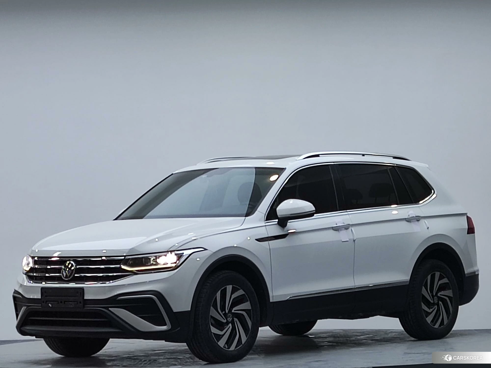Volkswagen Tiguan L id 4452267 из Китая 12