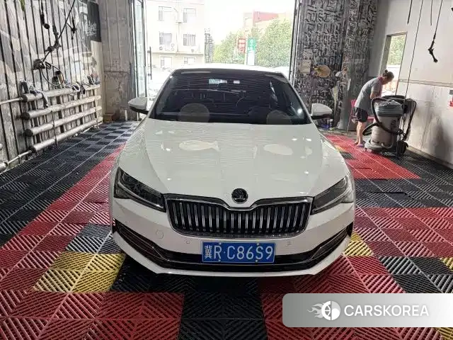 Skoda Superb id 4669236 из Китая 9