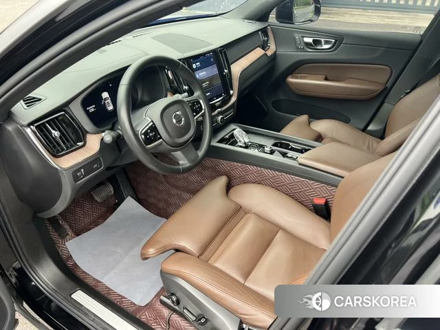 Volvo XC60 2021 Темно-серый из Китая, фото 5