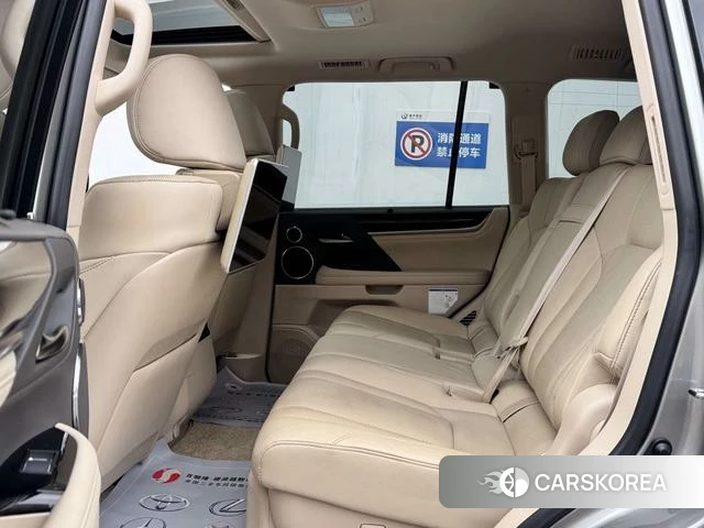 Lexus LX id 4276644 из Китая 15