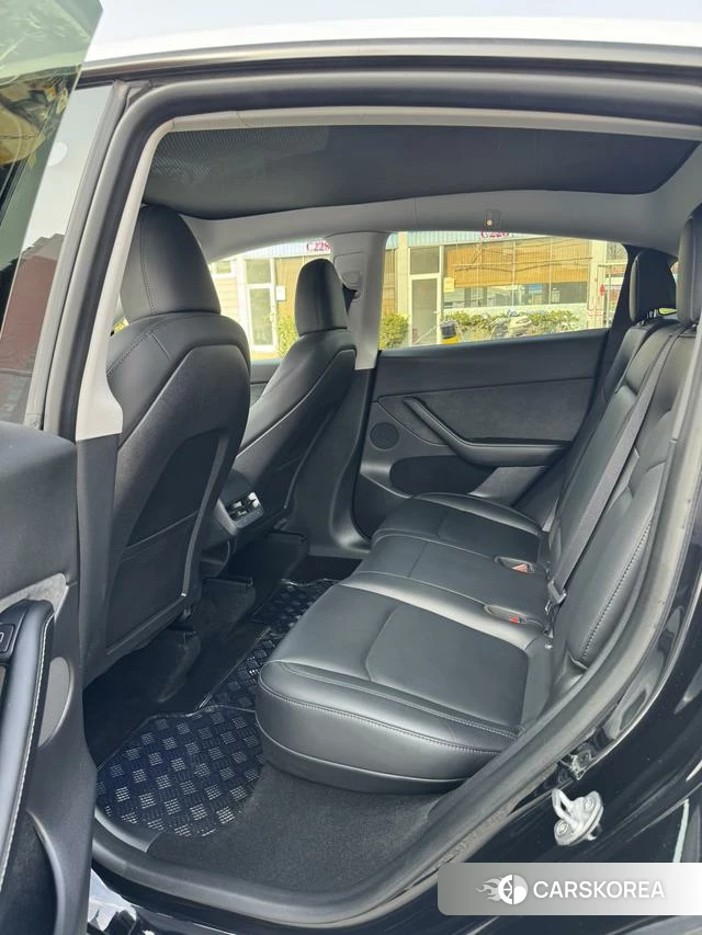 Tesla Model Y 2023 Белый из Китая, фото 5