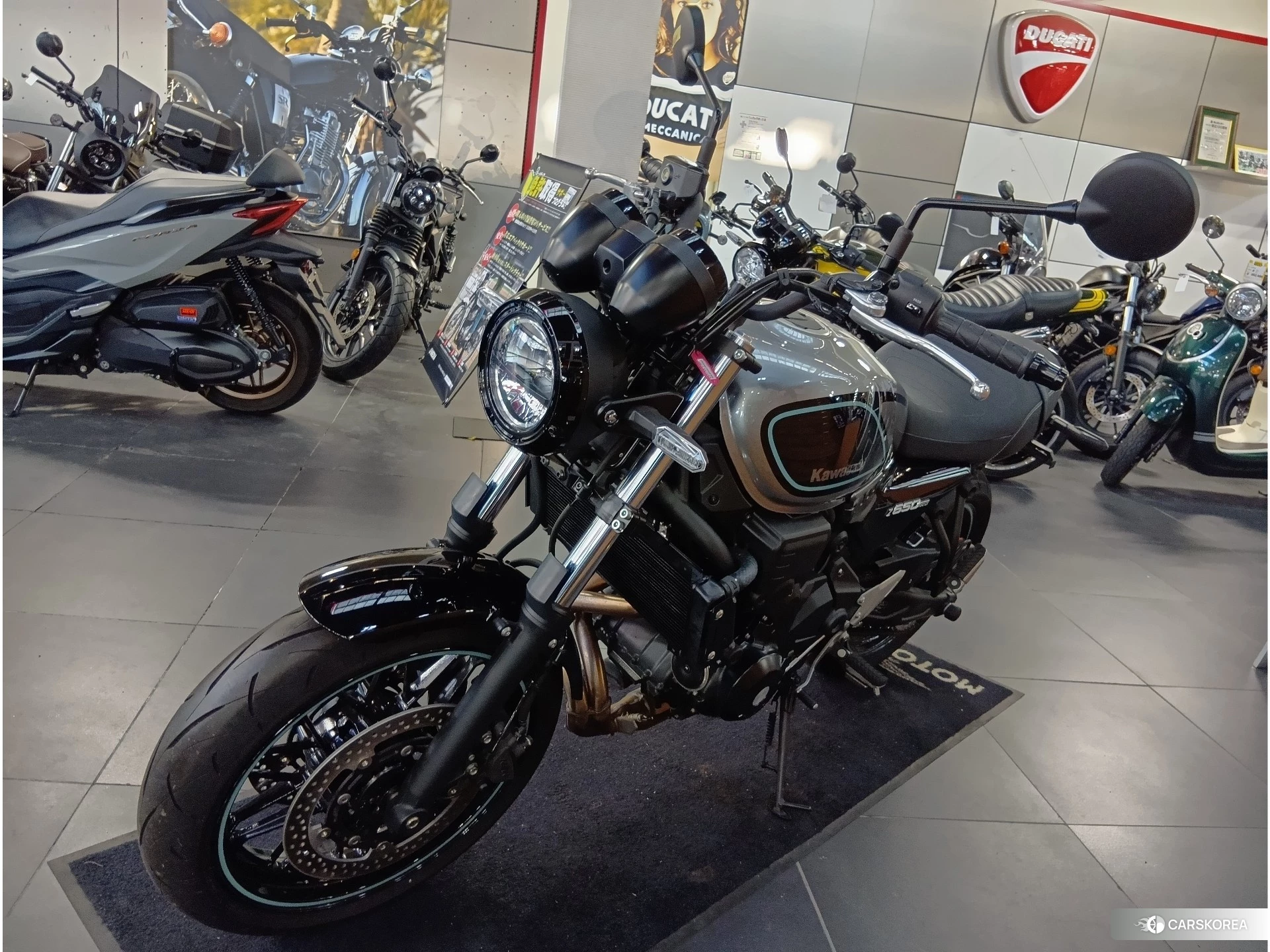 Kawasaki Z650RS id 4192811 из Японии 7