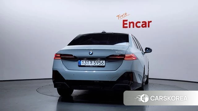 BMW 5 Series (G60) id 3837878 из Кореи 14