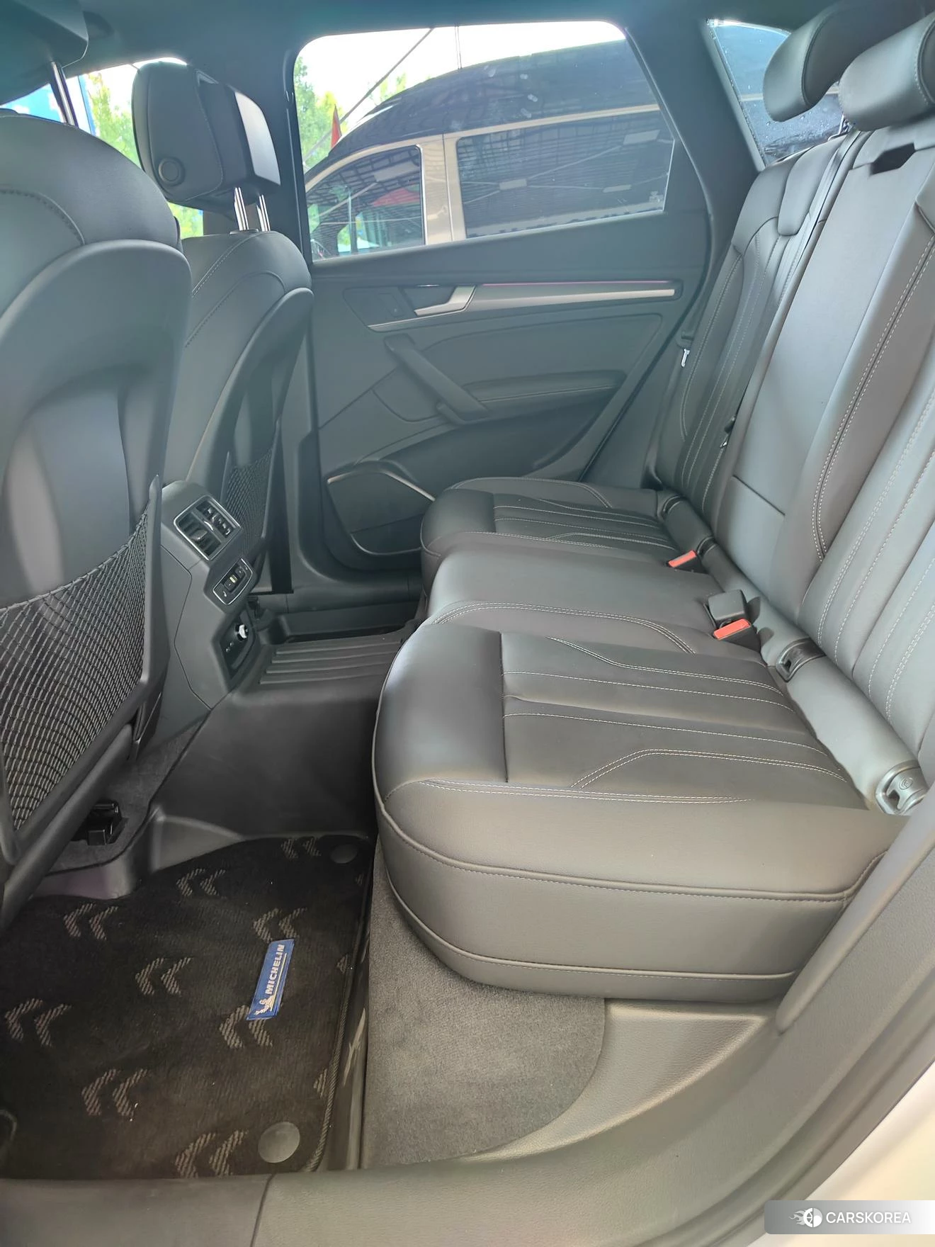 Audi Q5L id 4512722 из Китая 19