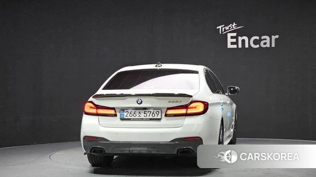 BMW 5 Series (G30) id 3916408 из Кореи 14