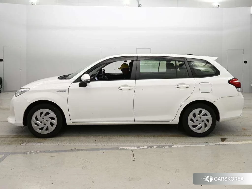 Toyota Corolla Fielder 2019 из Японии, фото 4