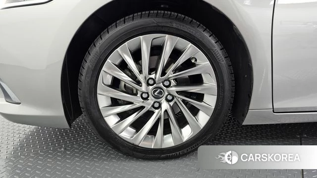 Lexus ES300h 7th generation id 4900109 из Кореи 27