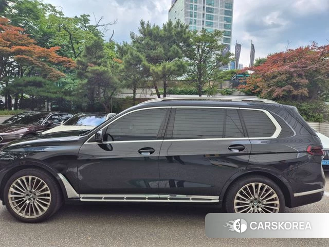 BMW X7 (G07) 2024 Черный из Кореи, фото 4