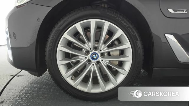 BMW 5 Series (G30) id 4267355 из Кореи 26