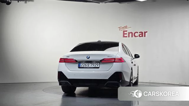BMW 5 Series (G60) id 4879744 из Кореи 27