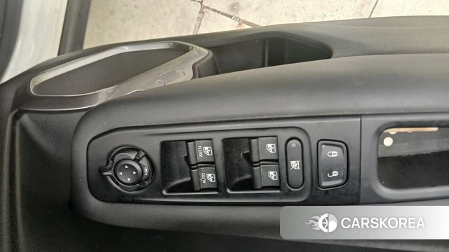 Jeep Renegade id 4383663 из Кореи 14
