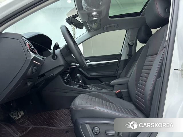 Volkswagen Lavida 2023 Белый из Китая, фото 5