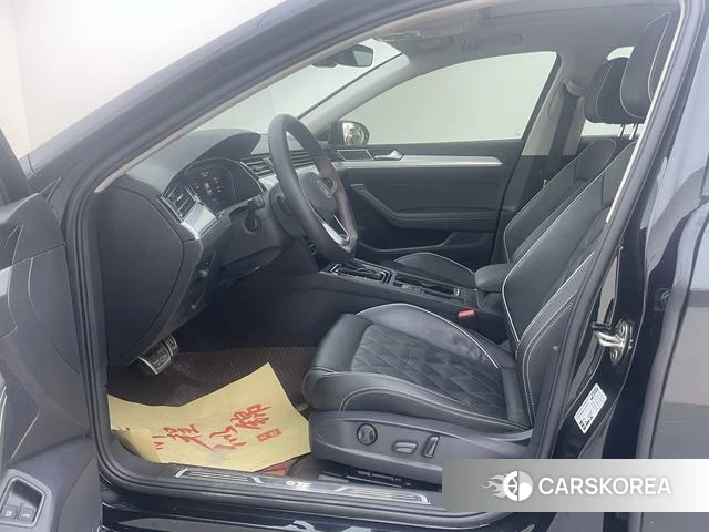 Volkswagen Magotan PHEV 2023 Черный из Китая, фото 4