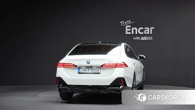 BMW 5 Series (G60) id 3471729 из Кореи 14