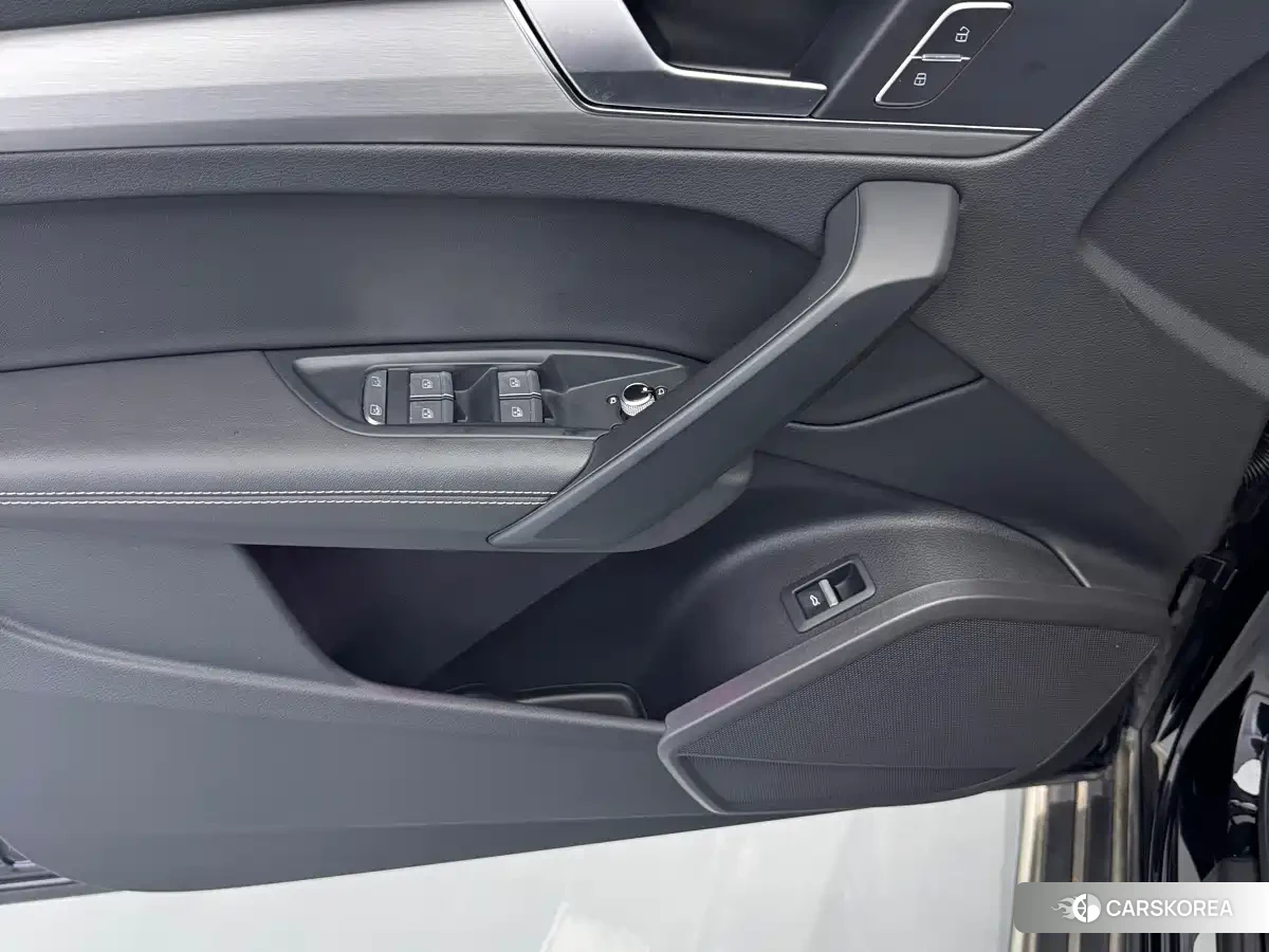 Audi Q5L id 4674362 из Китая 9