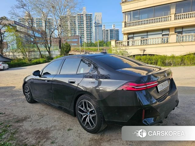 BMW 5 Series (G60) id 3952557 из Кореи 12