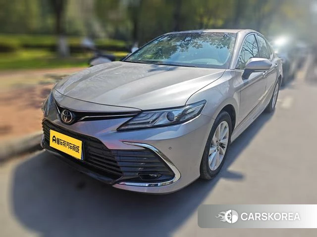 Toyota Camry 2022 Серебристо-серый из Китая, фото 4