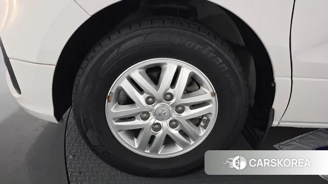 Hyundai The New Grand Starex id 3428959 из Кореи 14