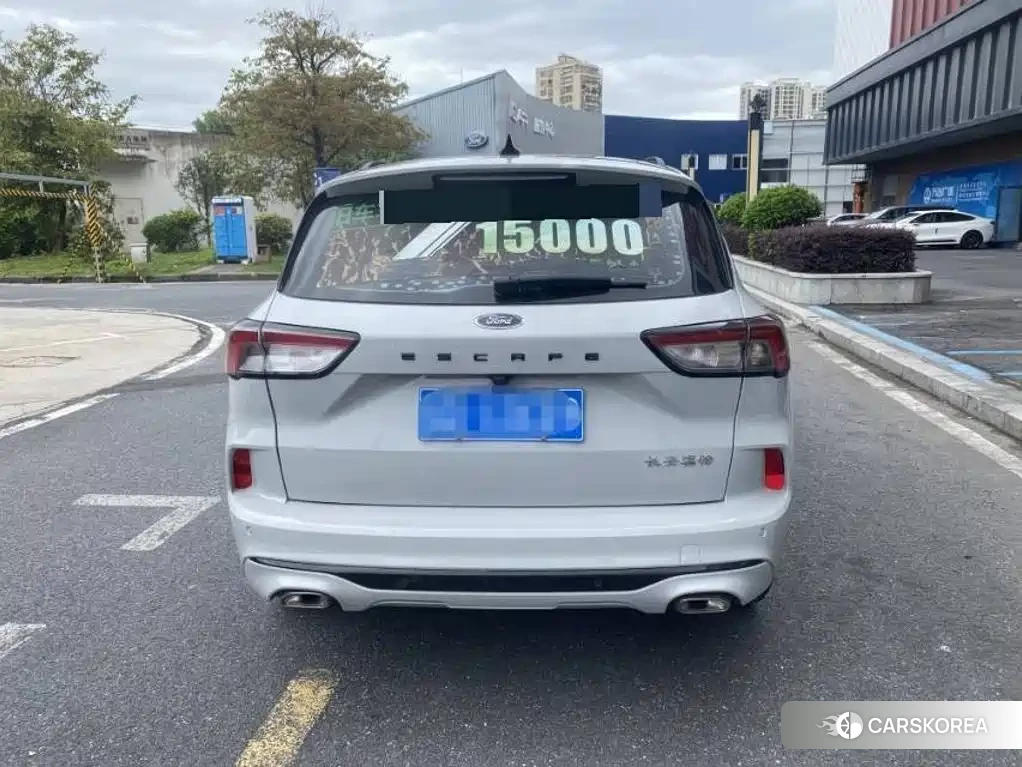 Ford Escape 2023 Белый из Китая, фото 4
