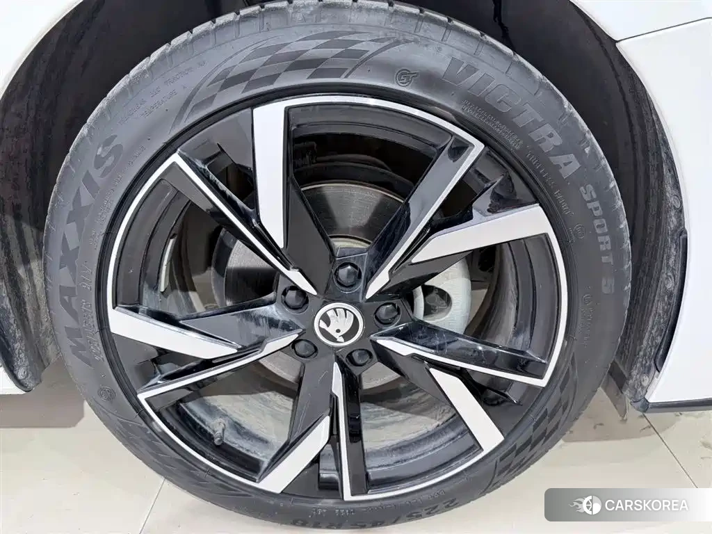 Skoda Octavia id 4548215 из Китая 9