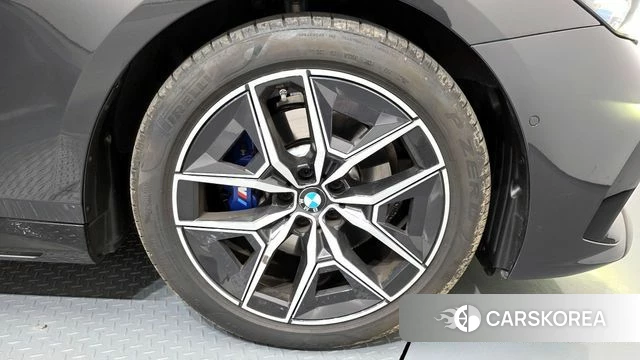 BMW 5 Series (G60) id 3858253 из Кореи 14