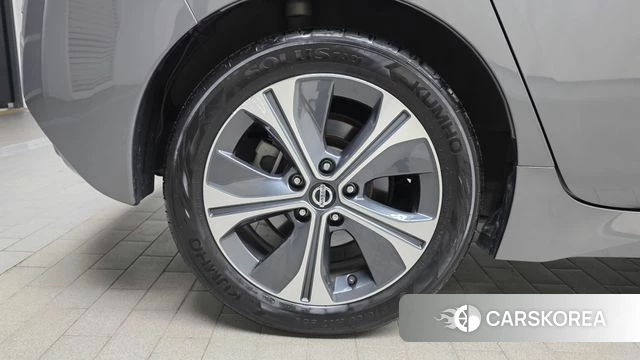Nissan Leaf (ZE1) id 4615099 из Кореи 26