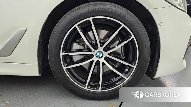 BMW 5 Series (G30) id 4937382 из Кореи 24