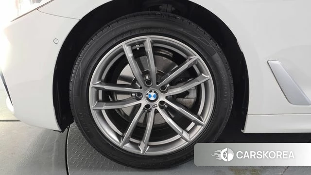 BMW 5 Series (G30) id 3867568 из Кореи 14