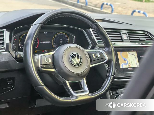 Volkswagen Tiguan L id 4272352 из Китая 15