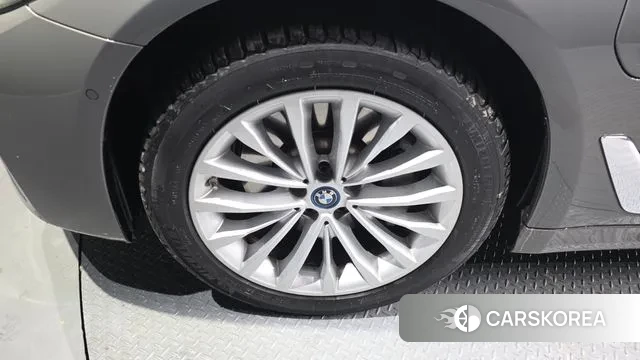 BMW 5 Series (G30) id 3615359 из Кореи 14