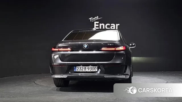 BMW 7 Series (G70) id 3566032 из Кореи 14