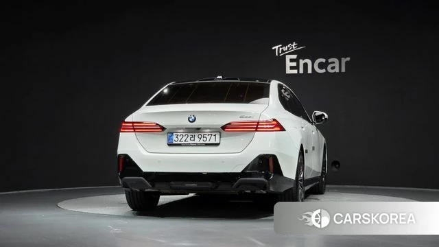 BMW 5 Series (G60) id 4479916 из Кореи 34