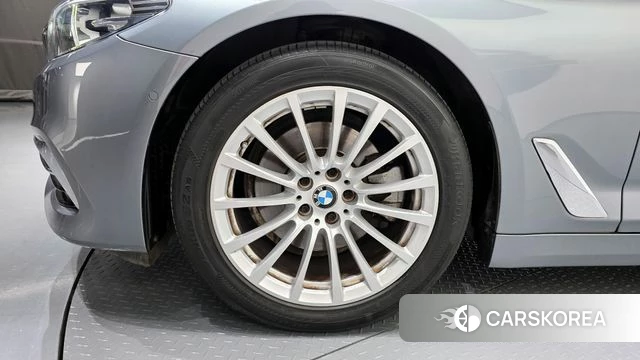 BMW 5 Series (G30) id 4390175 из Кореи 26