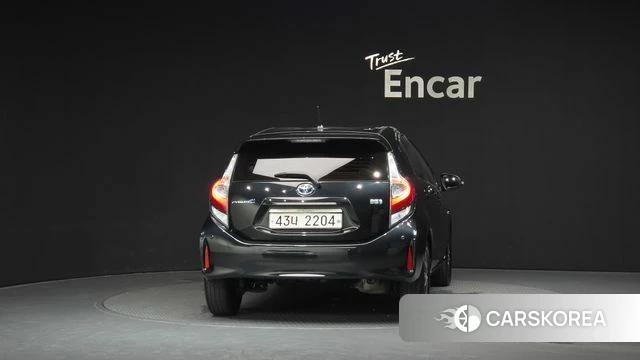 Toyota Prius C id 4667805 из Кореи 14