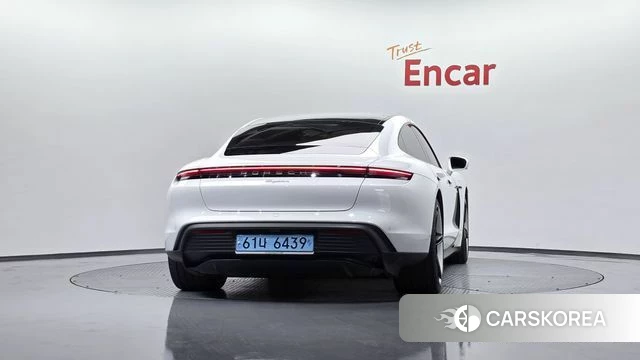 Porsche Taycan id 3940558 из Кореи 14