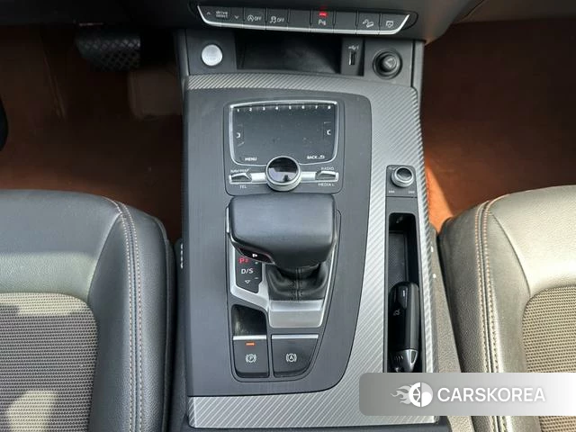Audi Q5L id 3876339 из Китая 11
