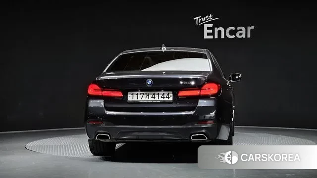 BMW 5 Series (G30) id 3493826 из Кореи 14