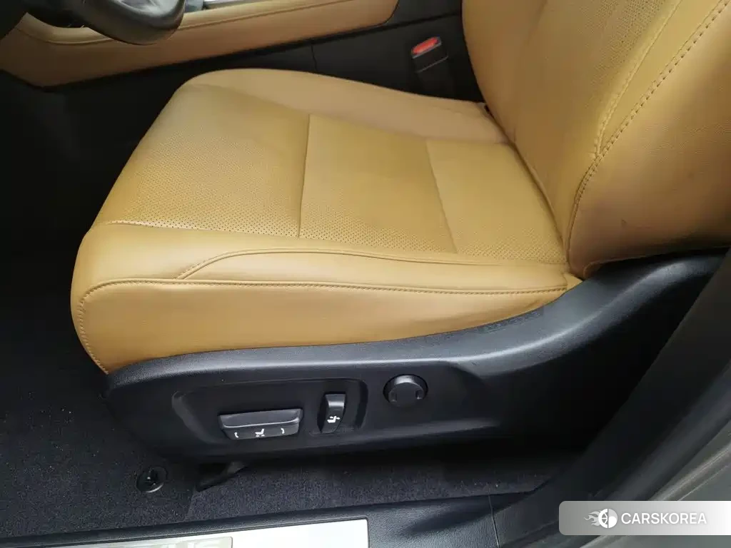 Lexus RX id 4629632 из Китая 18