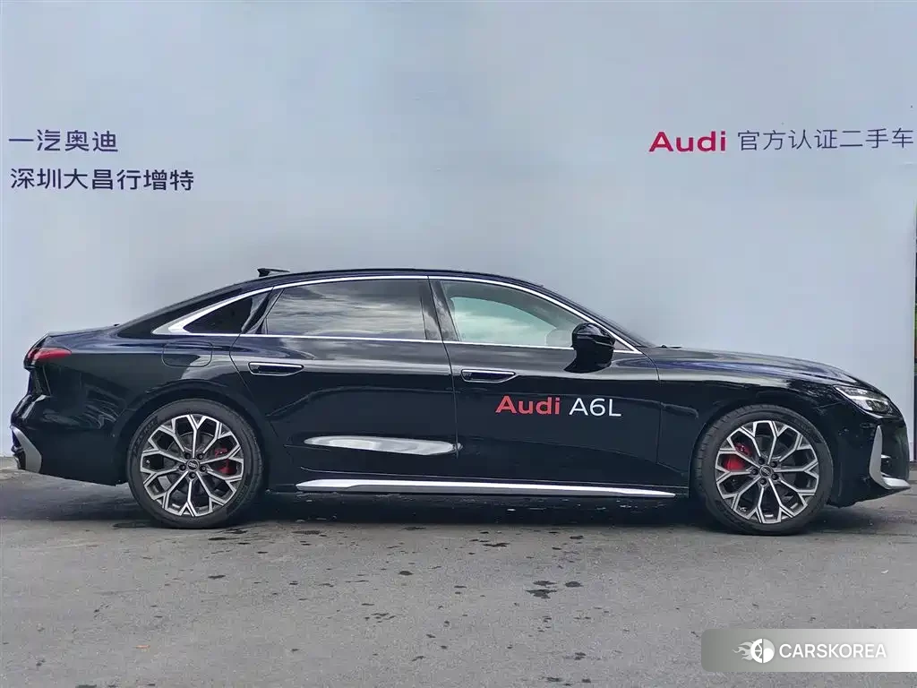 Audi A6L id 4679477 из Китая 17